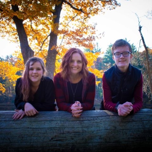 Meet your Posher, Lisa - Picture 1 of 1